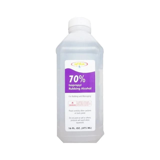 白底背景下的 Amazon Basics 70% Isopropyl Alcohol 正面商品图