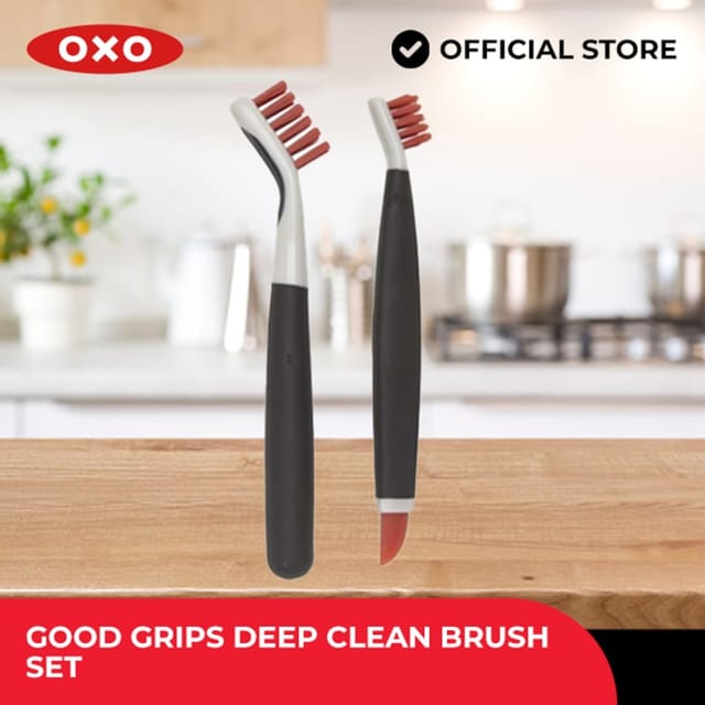 白底背景下的 OXO Good Grips Deep Clean Brush Set 正面商品图