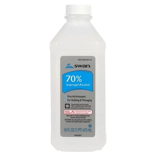 白底背景下的 Swan 70% Isopropyl Alcohol 正面商品图